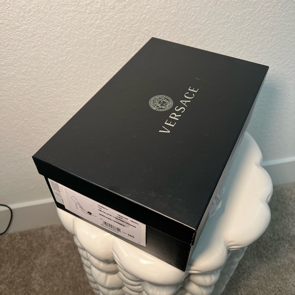 Versace Black Medusa Plaque Satin Pump - Picture 11 of 11